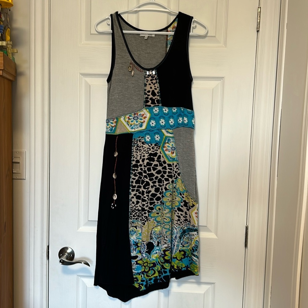 MARIE CLAIRE BOUTIQUE | Beautiful sleeveless dress with shell